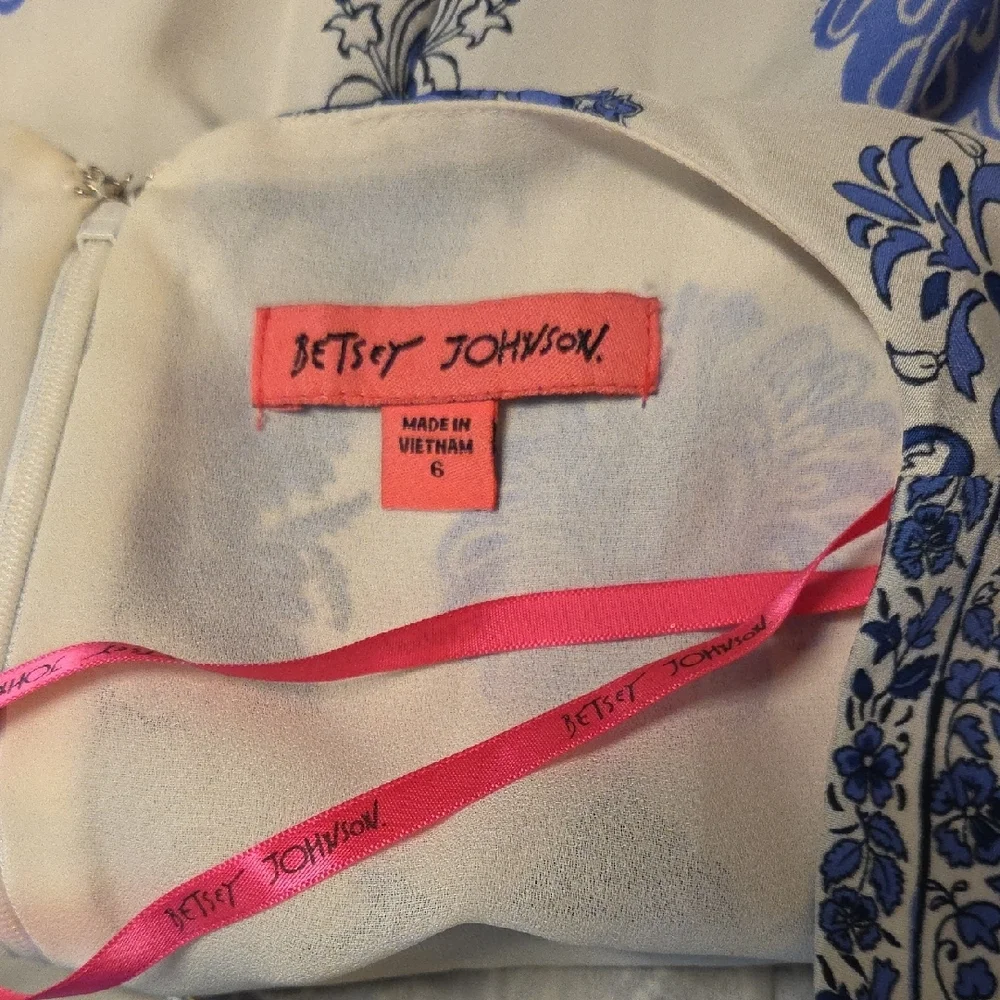 Betsey Johnson Blue and White Floral V-Neck Mini Dress - Picture 4 of 4